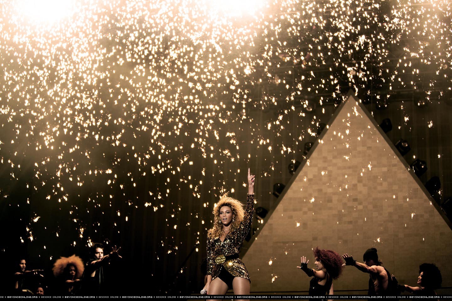 Glastonbury Festival - Beyoncé Online Photo Gallery